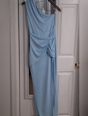 NWT Baby Blue Form Fitting Wedding Prom Formal Dress    Size M